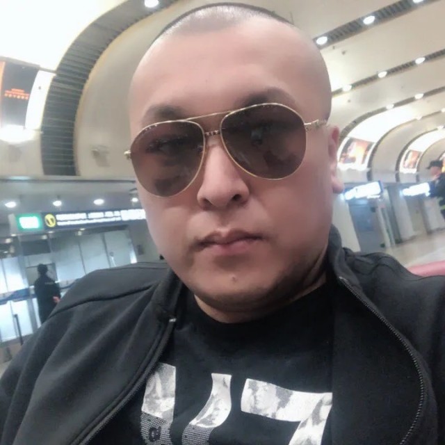 1888037 出租本人坏男人龍