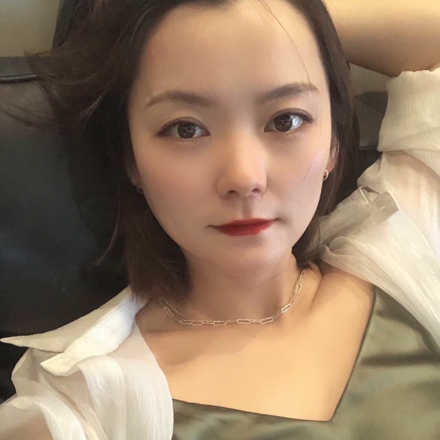 1895786 柒€月
