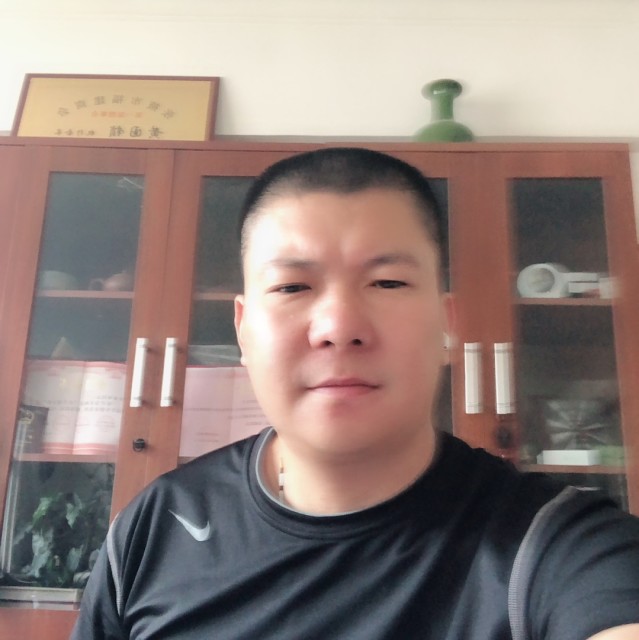 1908128 黄国锁