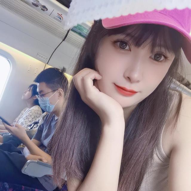 1955438 伤心小女孩