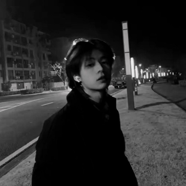 1970233 。