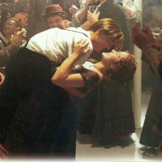 1973606 江畔独步寻花