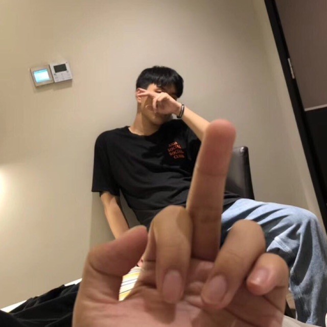 1975420 周崇光
