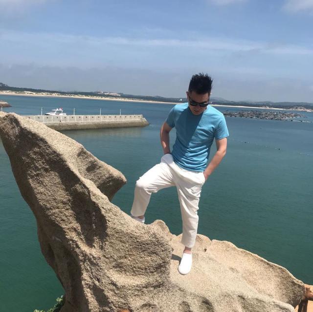 2329839 戒了烟剪了发