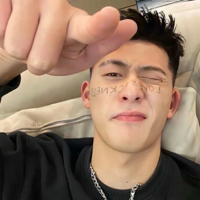 2352846 周瑾