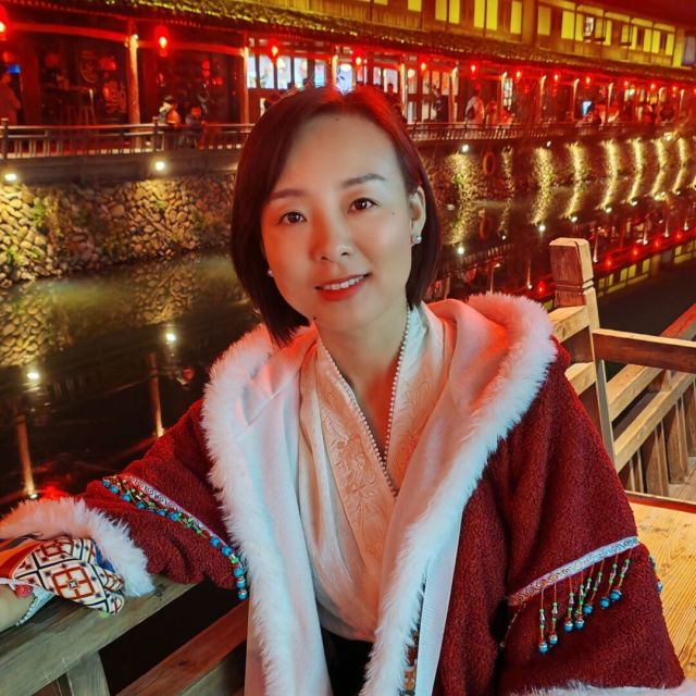 2356418 ♀闻所谓雯