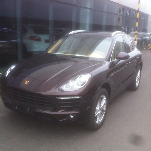 452549 Eason