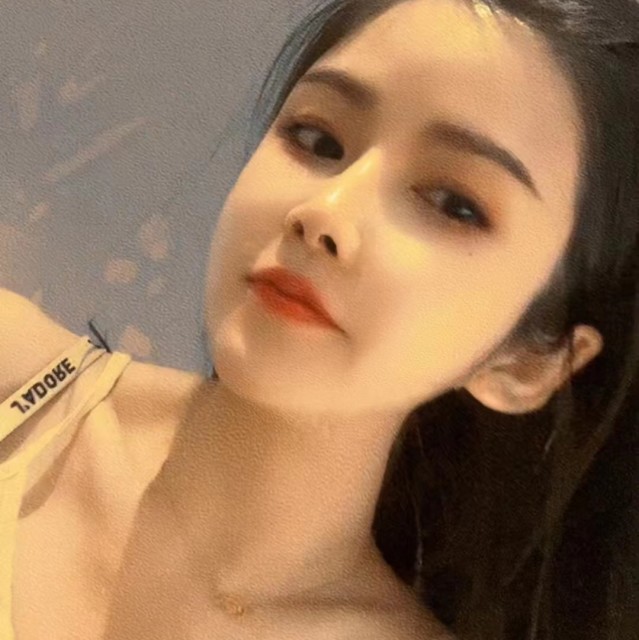 553480 化妆师CC