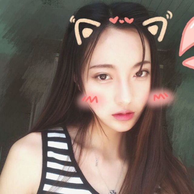 555821 云朵朵