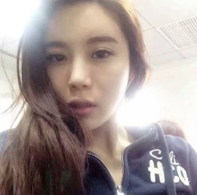 661783 Cindy