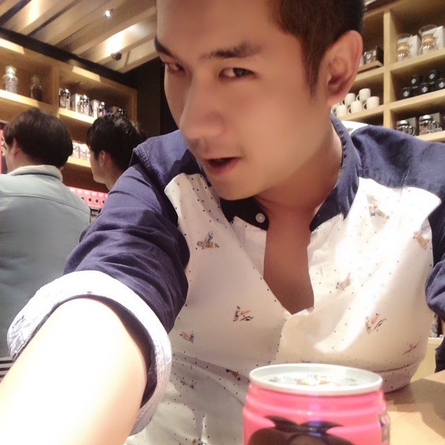 668095 Alive.,
