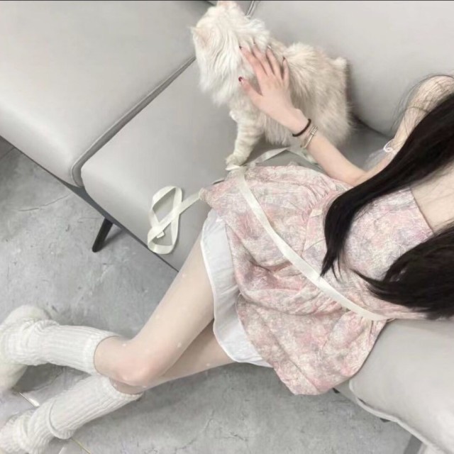 676633 A