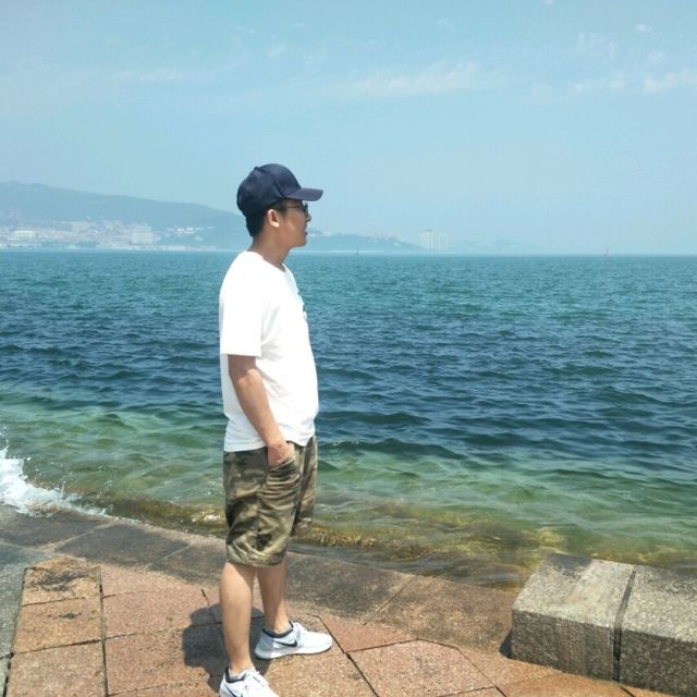 677836 岩石