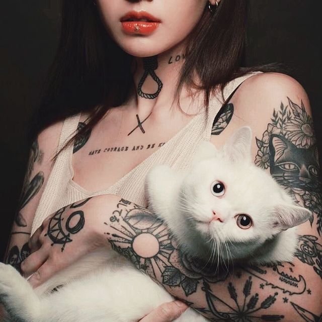684259  女 。