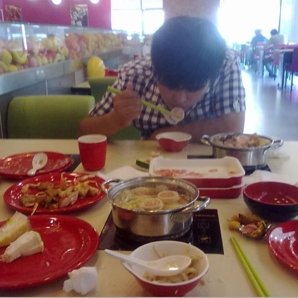 687453 金碧辉煌