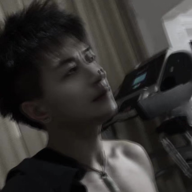 690973409 你又没胸丶凶什么凶。