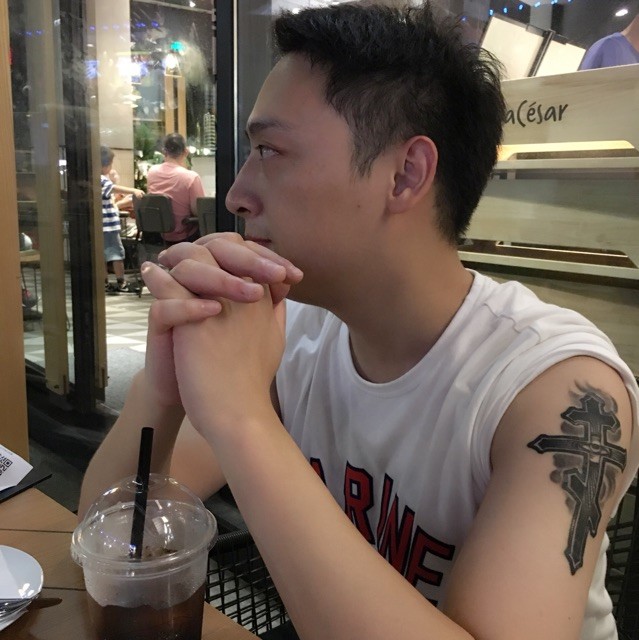 693992 Chris.L