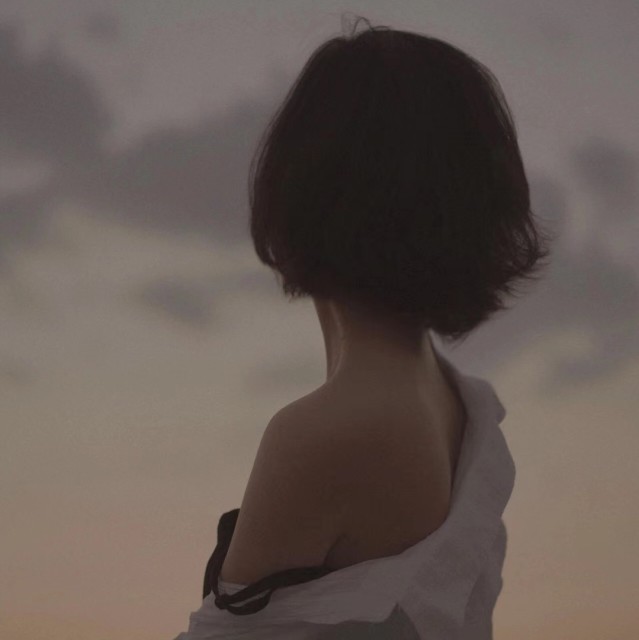 694335 ✎Lin♛小蜜蜂