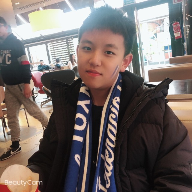 715226 kiki--小眼镜