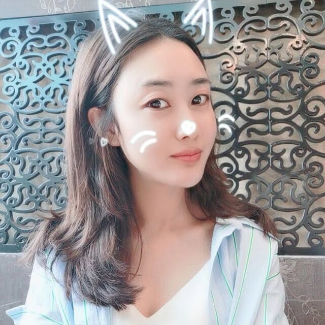 716165 美女变大树