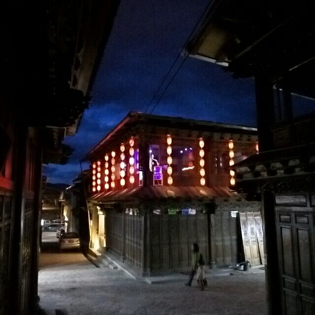 717694 香格里拉吟游湿地酒吧