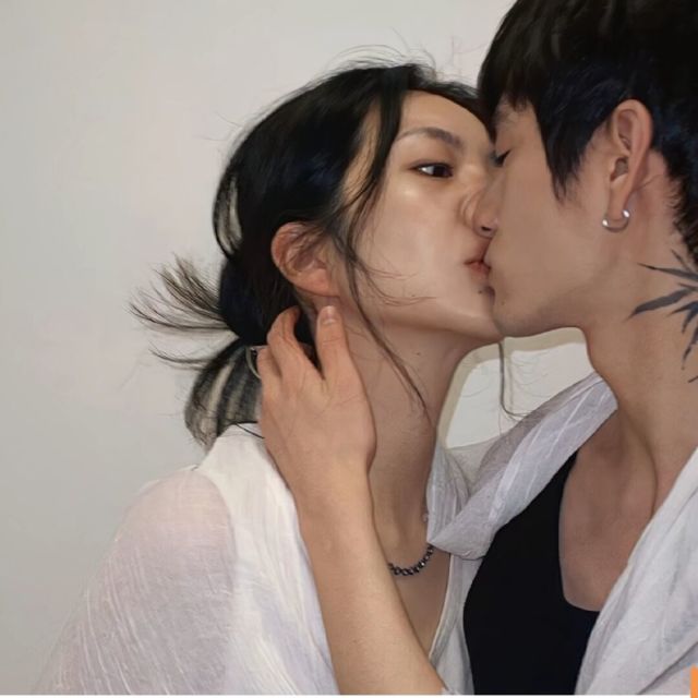 728384048 指尖逝去的青春