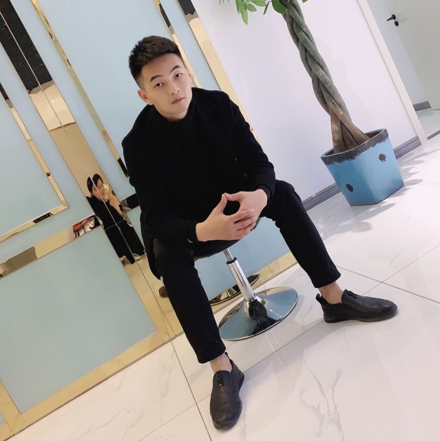 735923 韩冲吖。