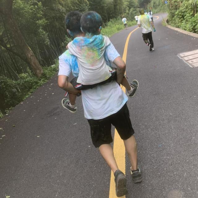 746595 石头爸爸