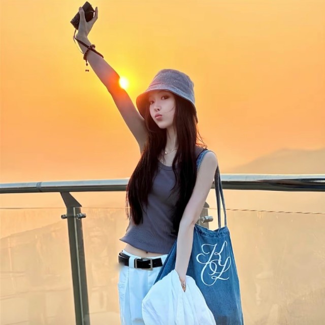750932 千姿