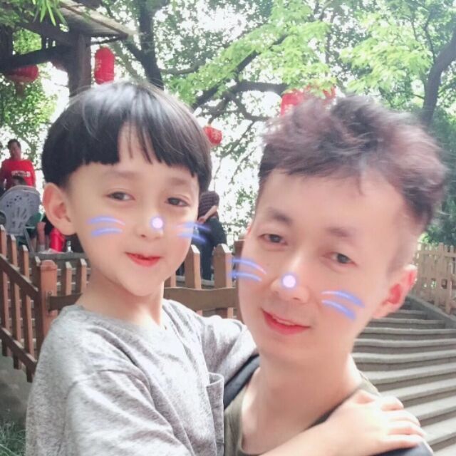 755368 鱼在水里笑