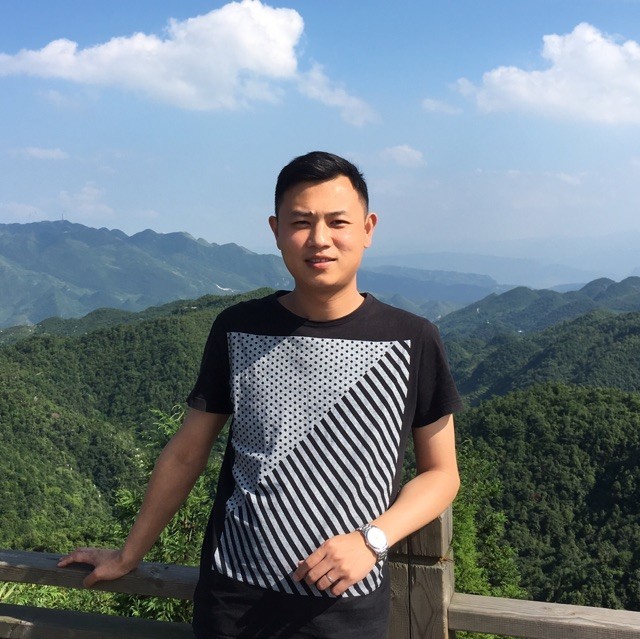 775814 黄玥绮爸爸