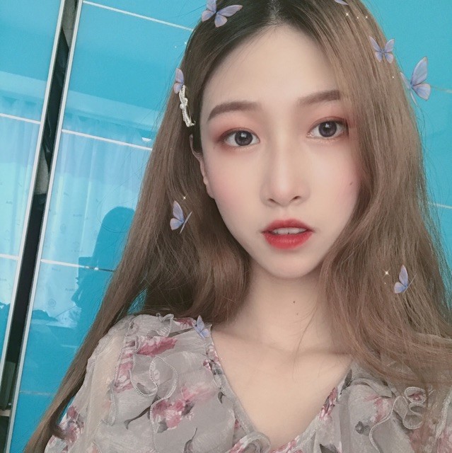783730 卖美瞳的一个店