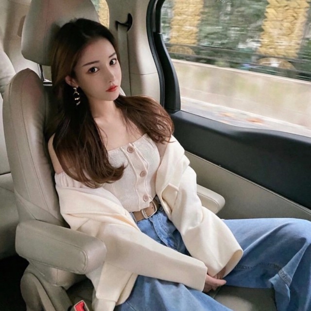 786550 Listen to the rain