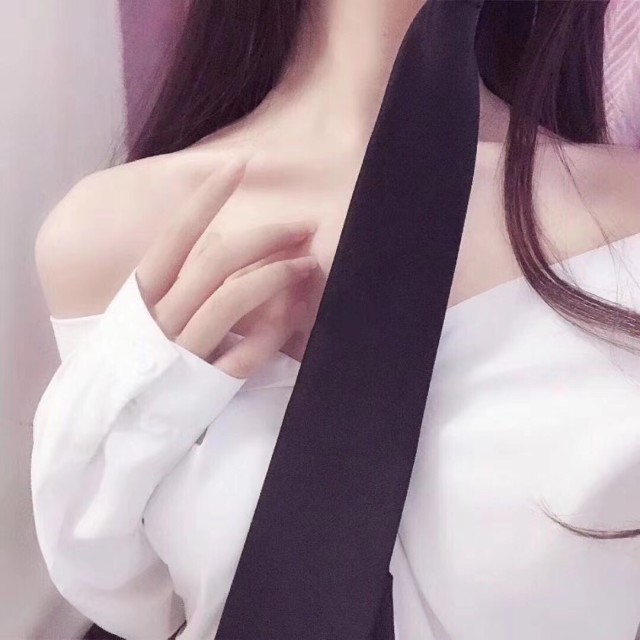 786898 乖妮子 