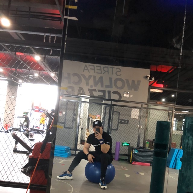 796686 阿迪达叔