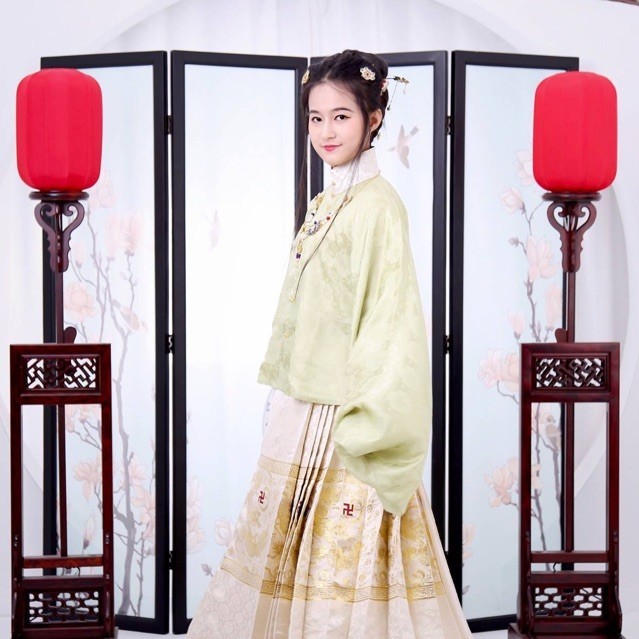 800329 月阑珊汉服