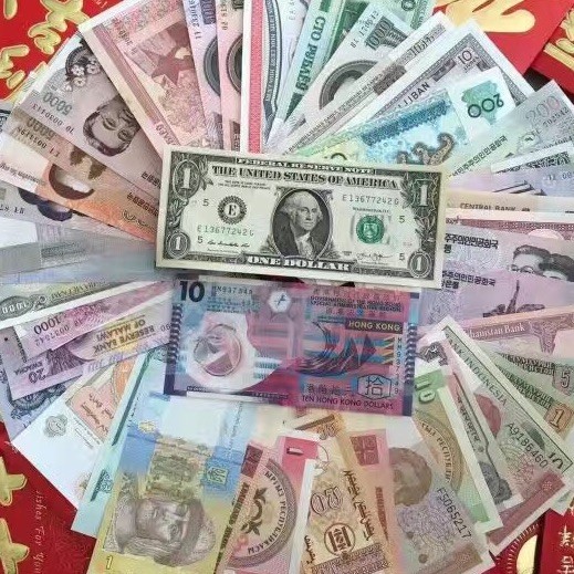 807893 华少