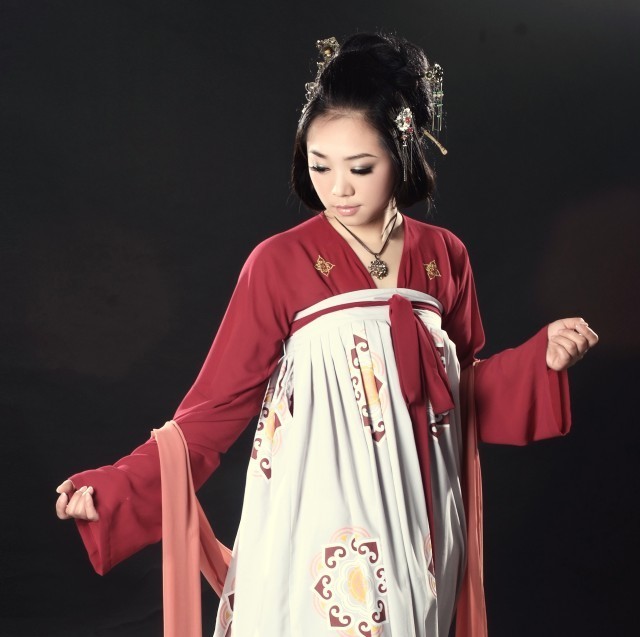 810239 抚琴听枫