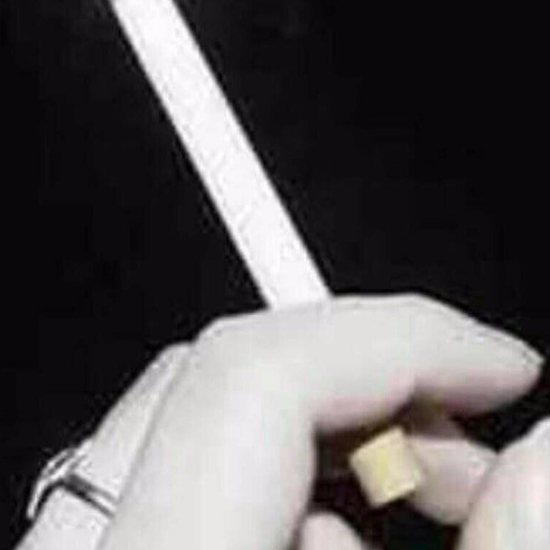 842619 男人胯下有把枪