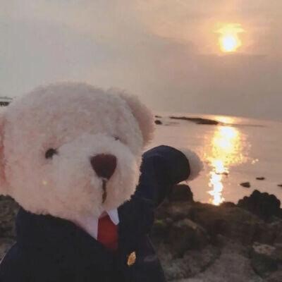 843988 仰望天空