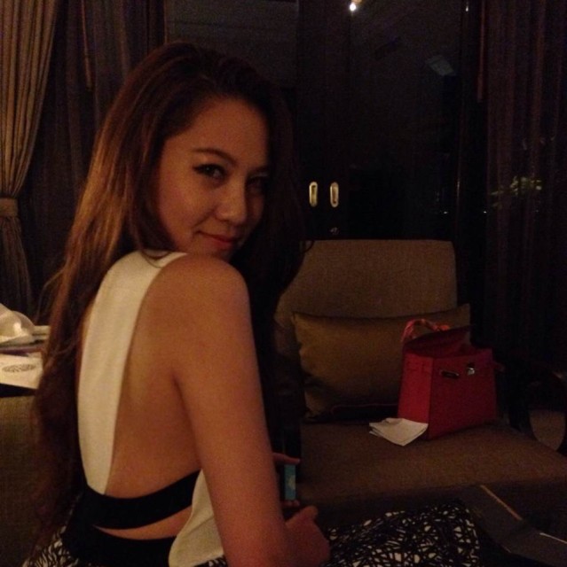 848988 Rita。
