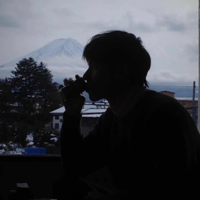 858285 很鬼很聪明