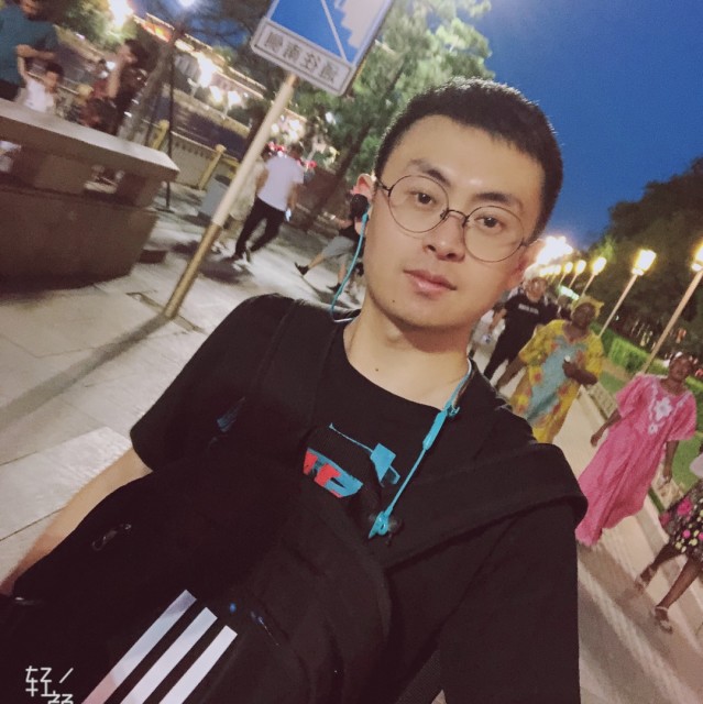 866298 正经人。。。