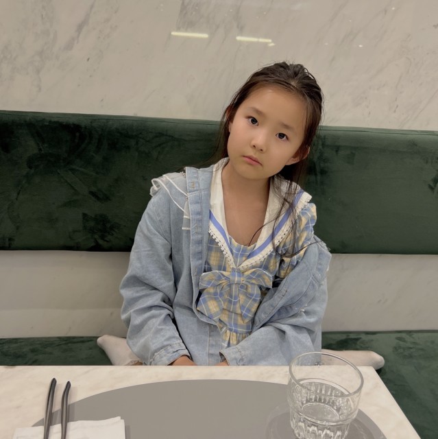 869552 白宇