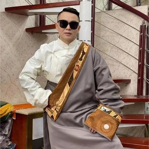 877604 隐士