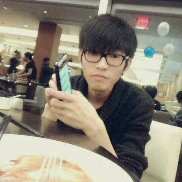 883544 Daniel