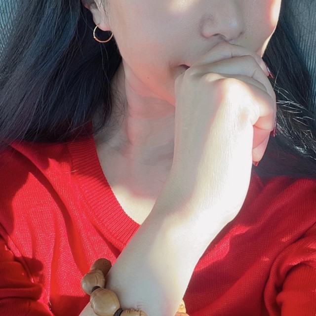 885287 Vicky