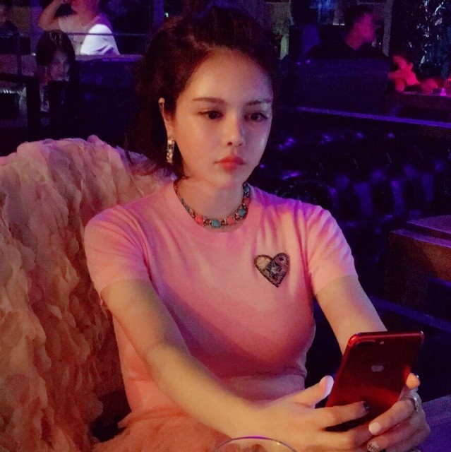 887220 王小姐很爱美