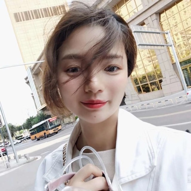 887936 余静