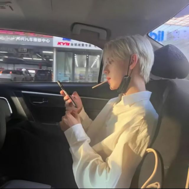 892090  